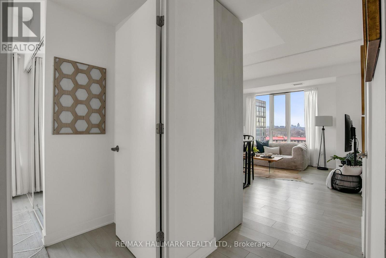 #1021 35 TUBMAN AVENUE - 22