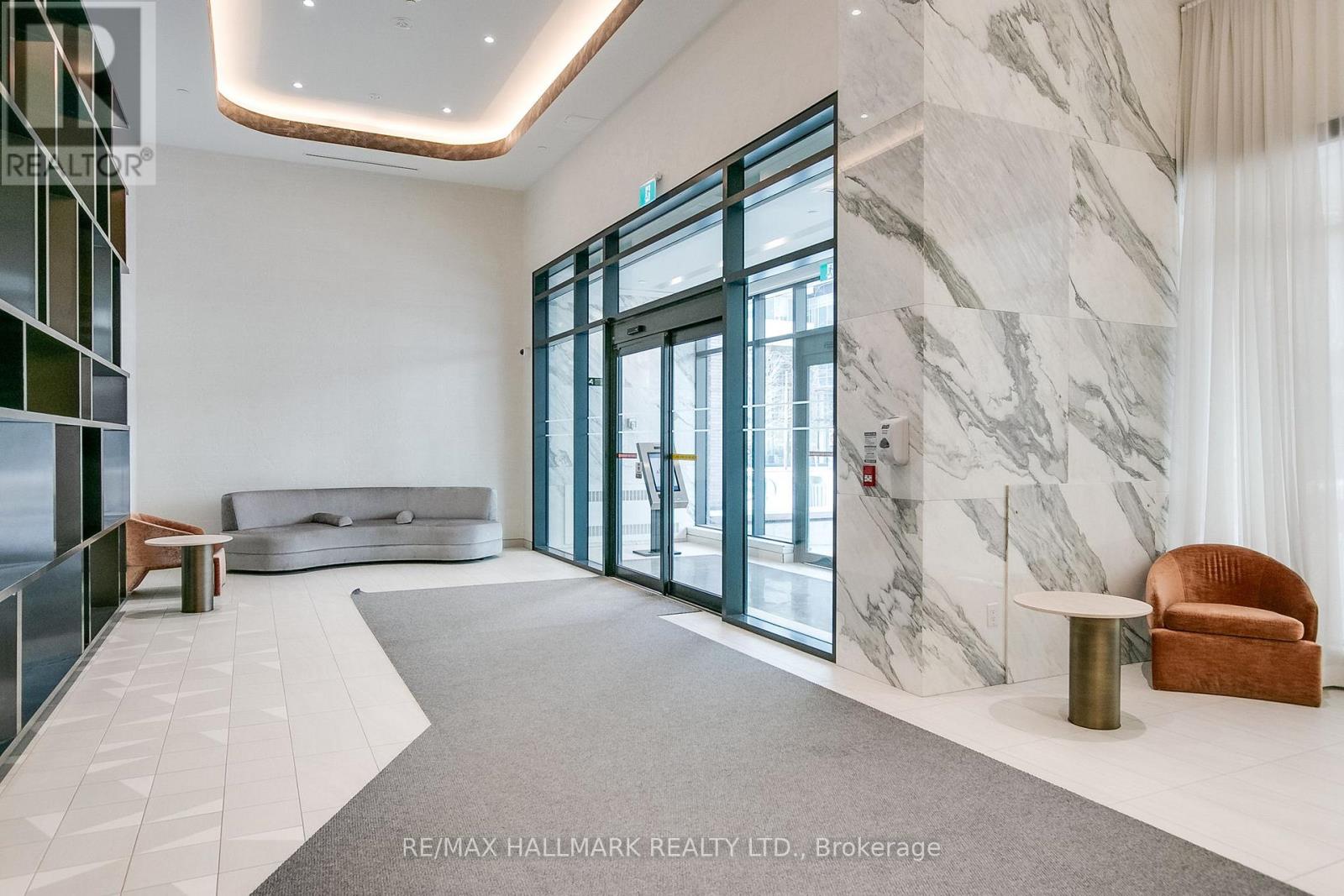 #1021 35 TUBMAN AVENUE - 48