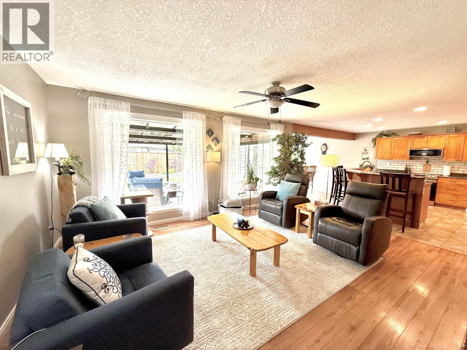 Photo 10 of 40 — 3713 CHARTWELL AVENUE · Prince George, BC