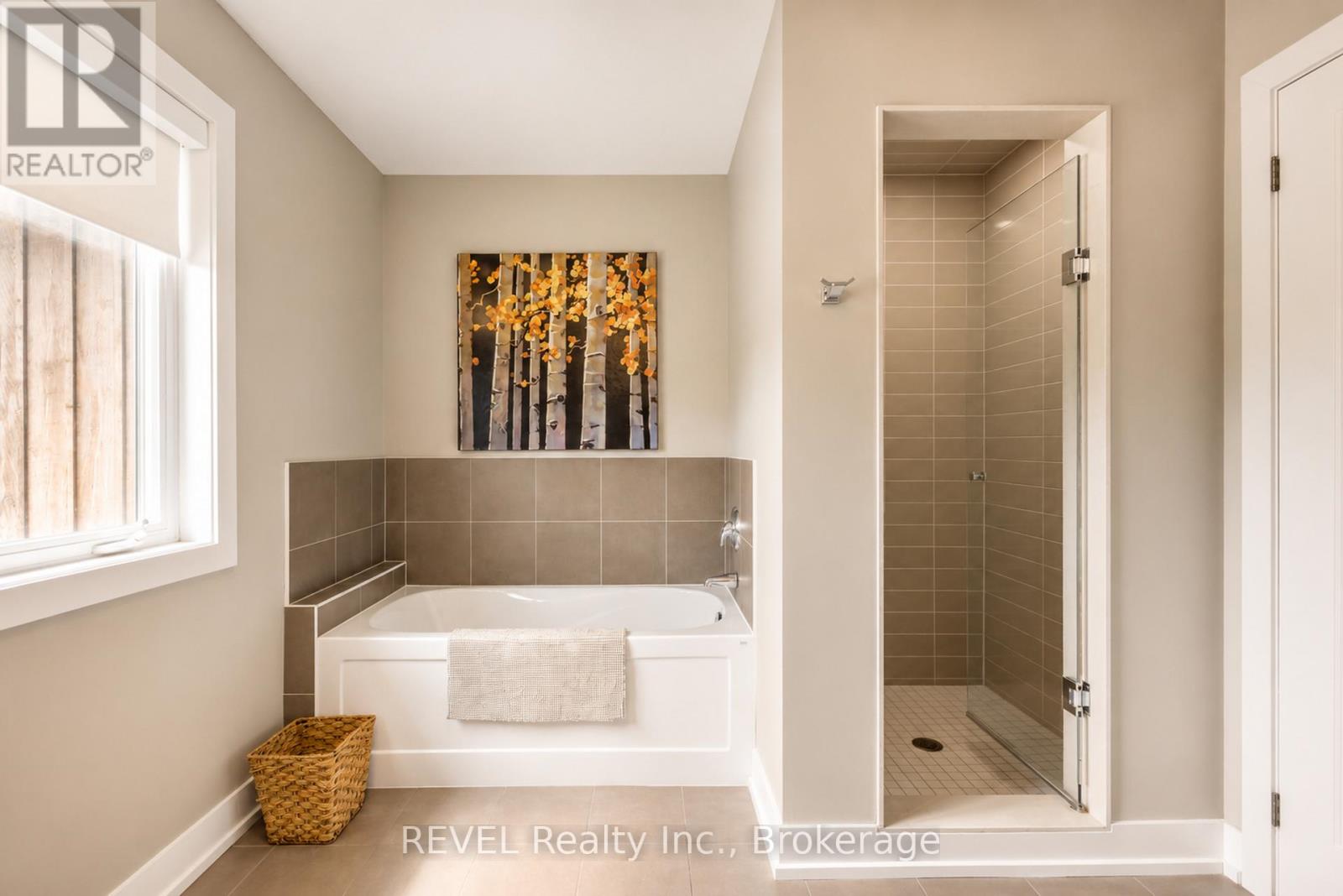 67 ROCKMOUNT CRESCENT - 22