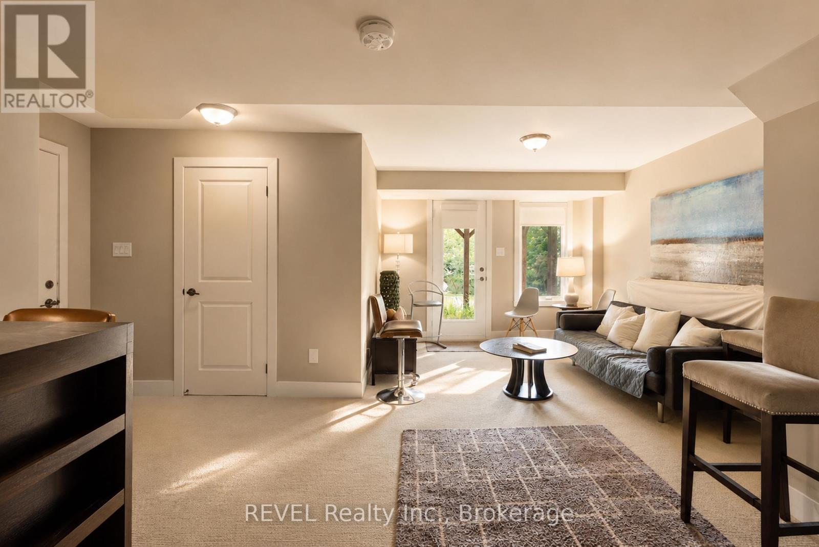 67 ROCKMOUNT CRESCENT - 26