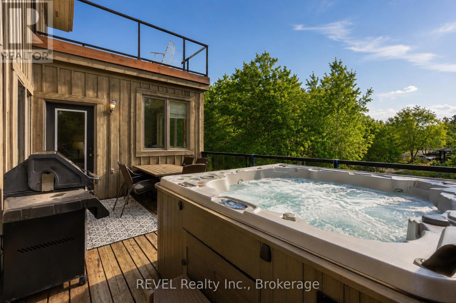 67 ROCKMOUNT CRESCENT - 32