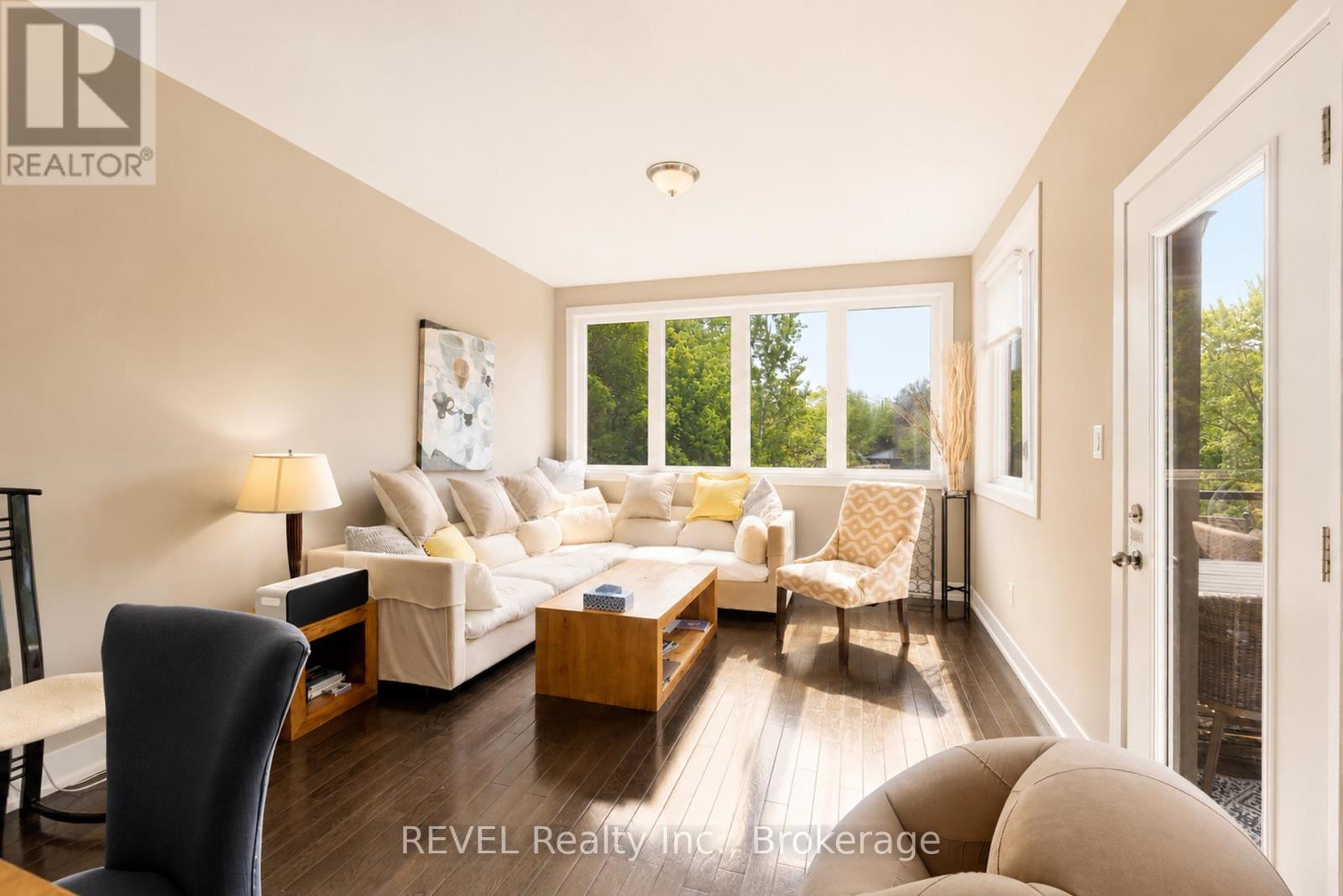 67 ROCKMOUNT CRESCENT - 9