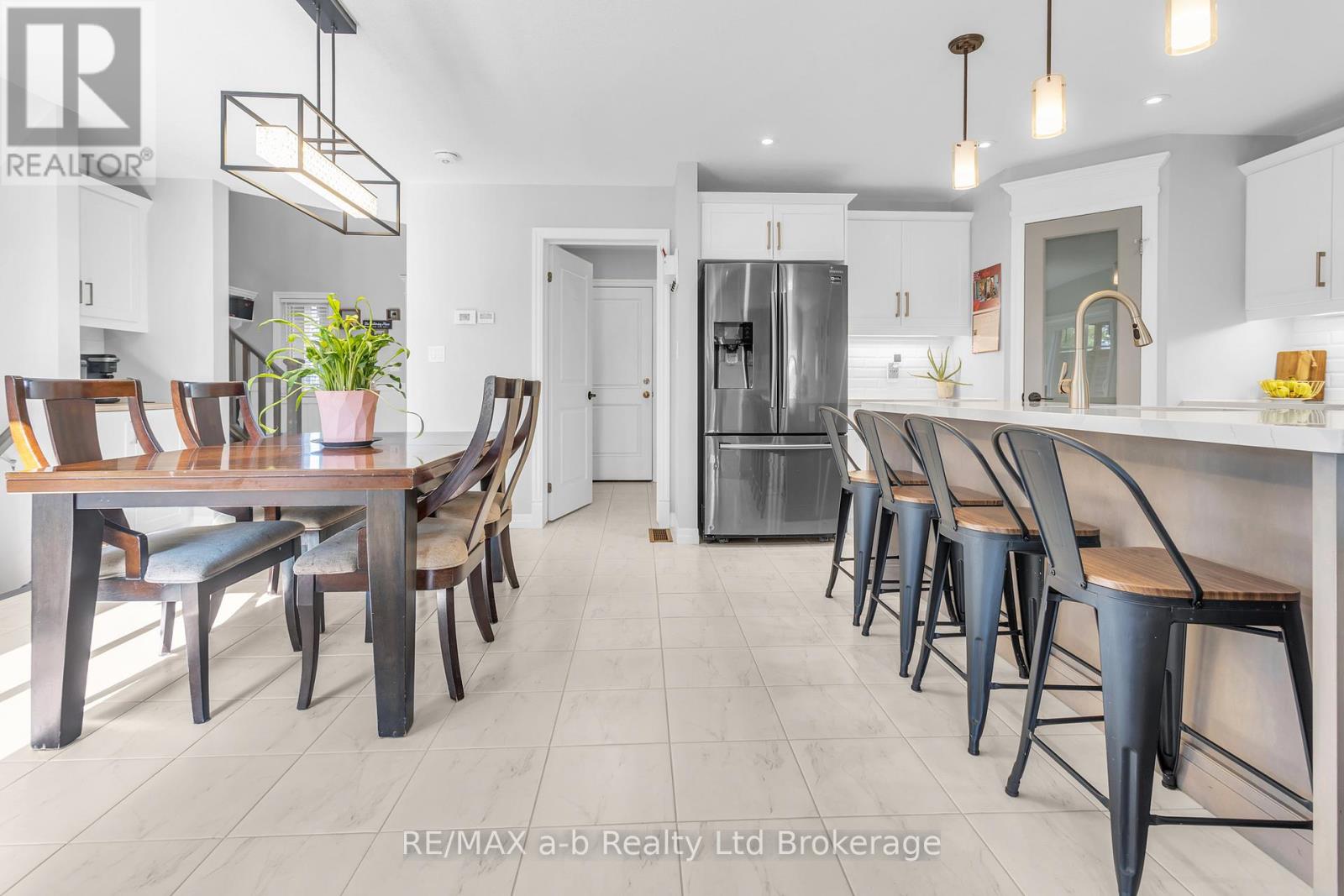 7 ARNOLD STREET - 11