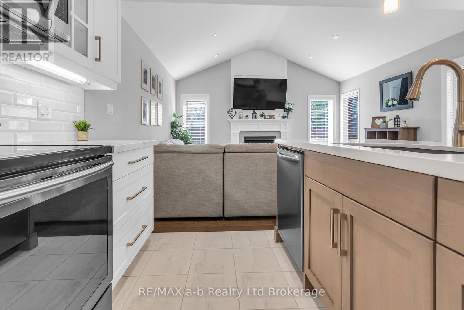 7 ARNOLD STREET - 14