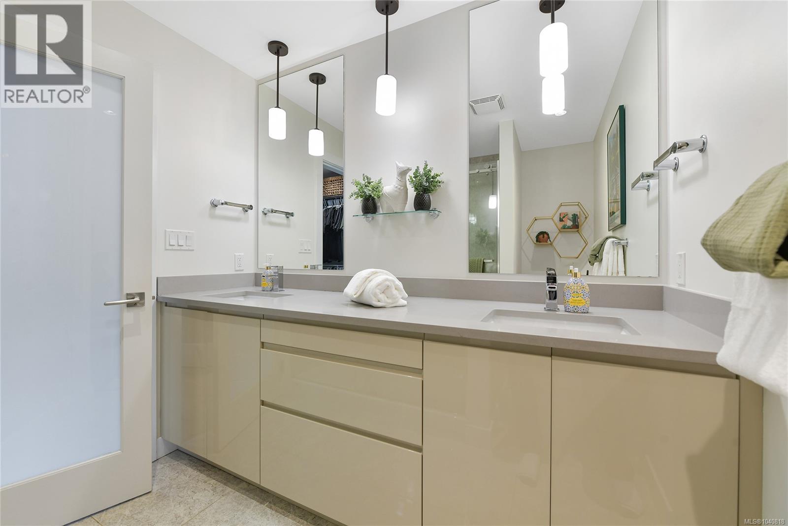2826 Turnstyle Cres - 27