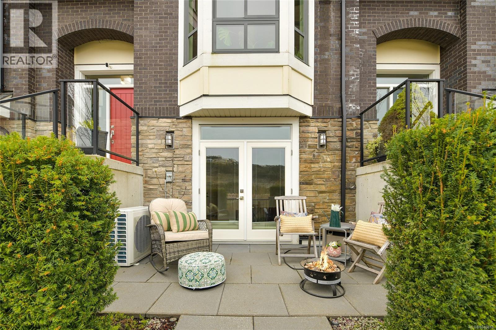 2826 Turnstyle Cres - 60