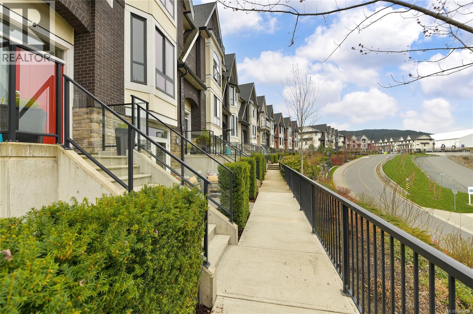 2826 Turnstyle Cres - 86