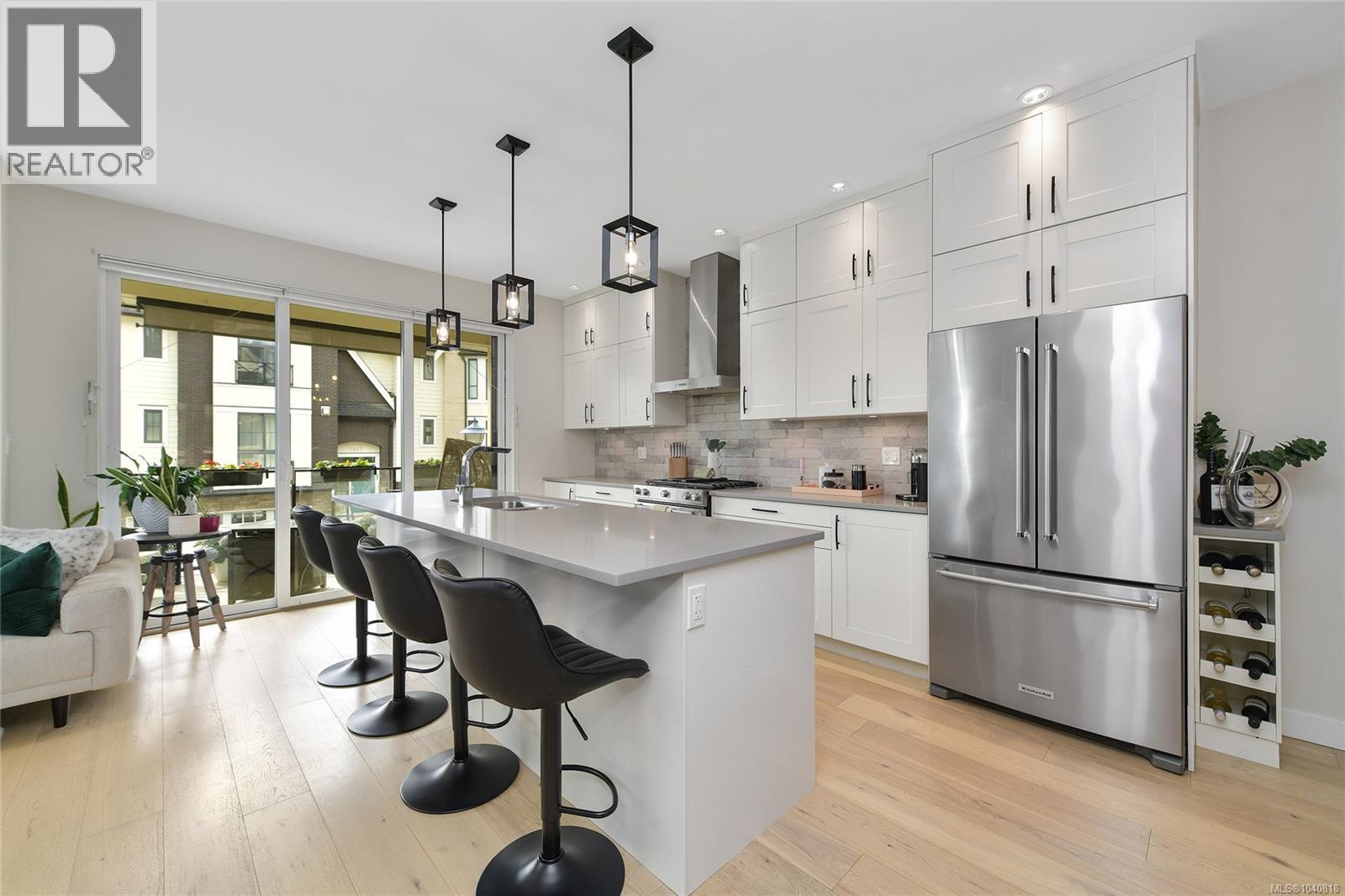 2826 Turnstyle Cres - 9