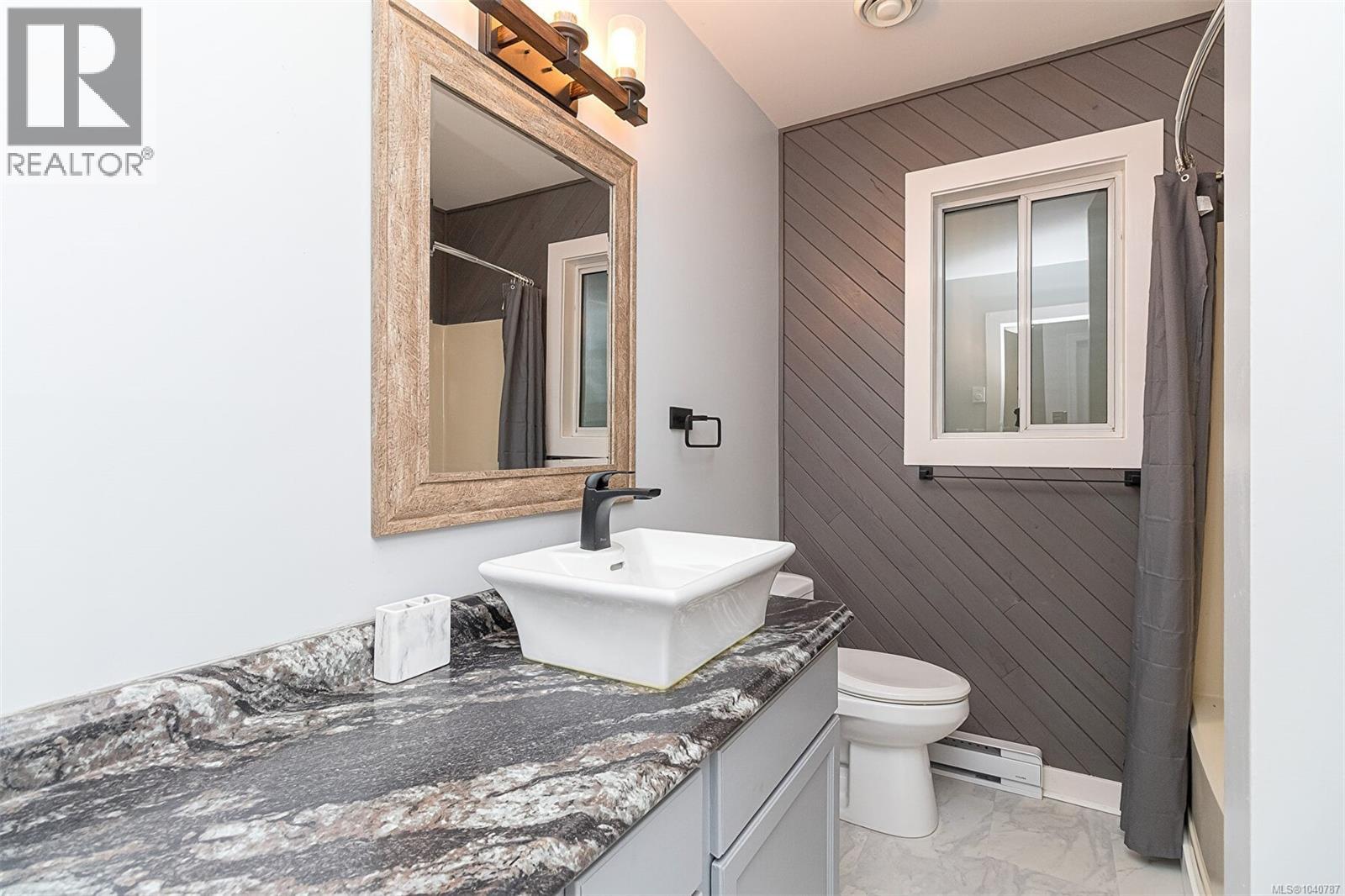 899 Cecil Blogg Dr - 17