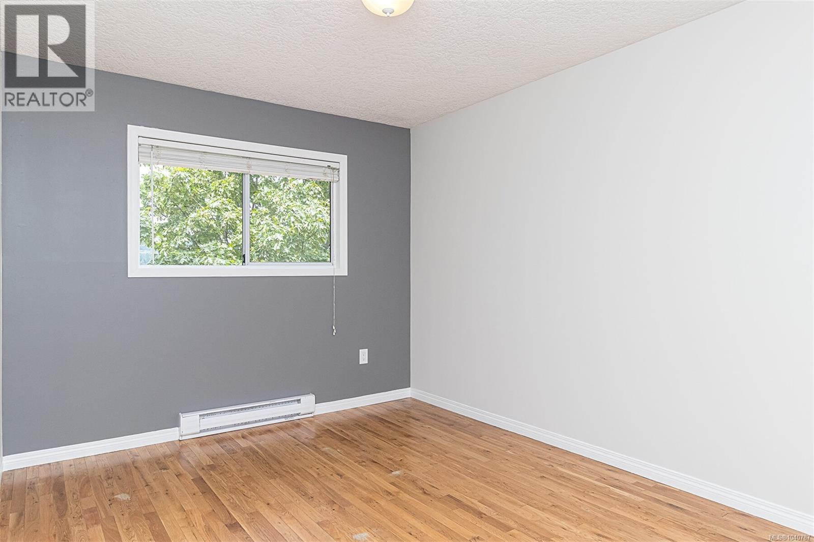 899 Cecil Blogg Dr - 18