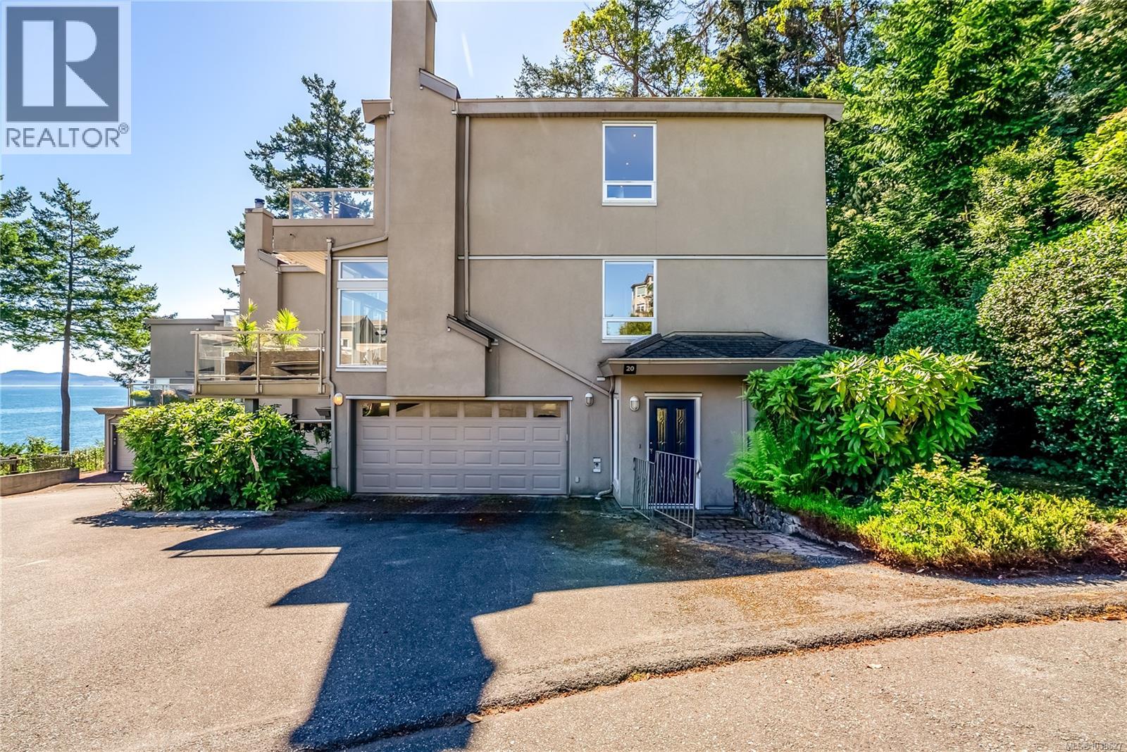 #20 4771 Cordova Bay Rd - 38