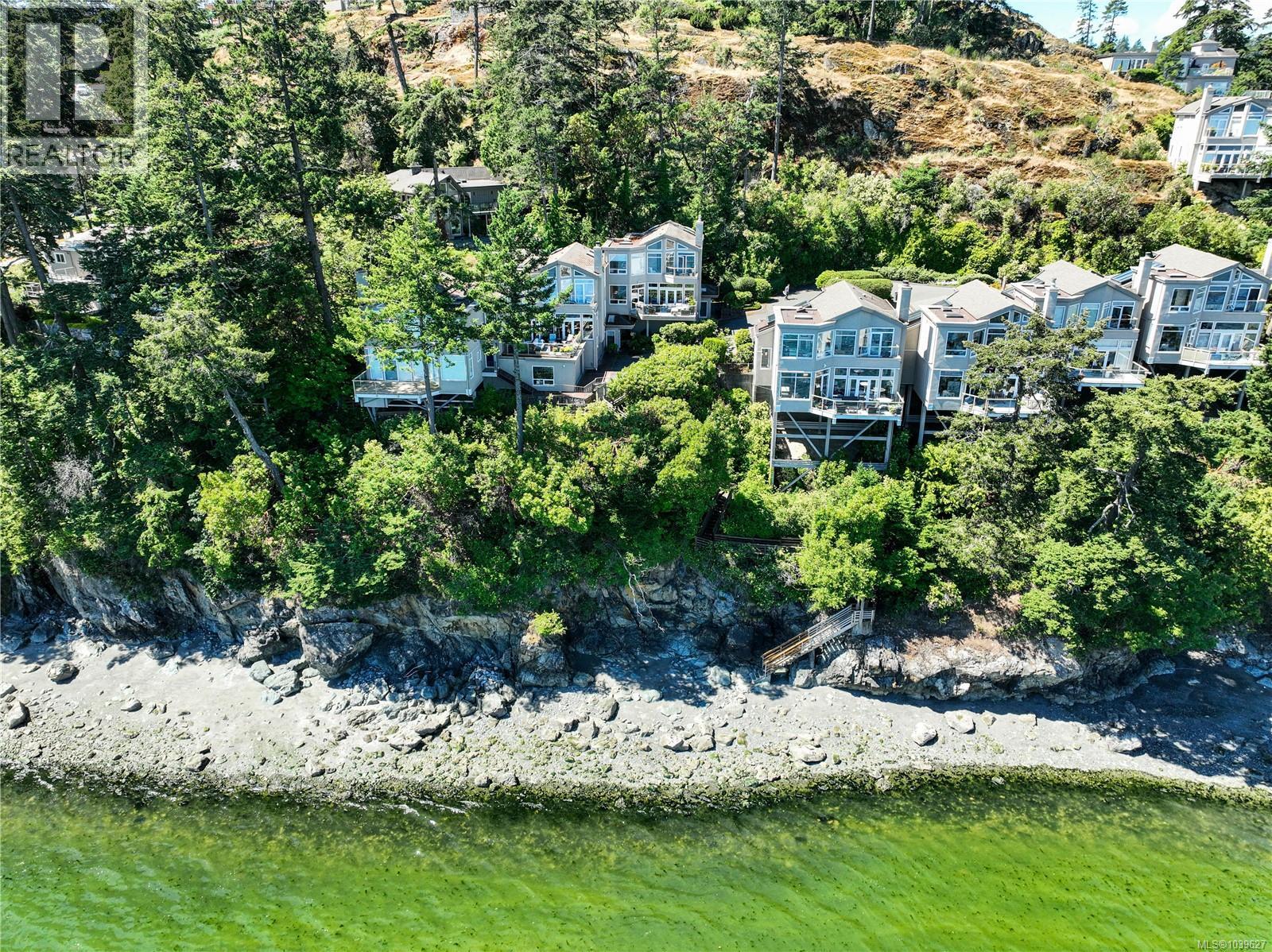 #20 4771 Cordova Bay Rd - 42