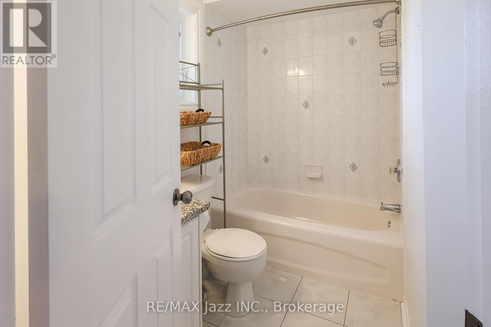 29 SONGBIRD CRESCENT - 14