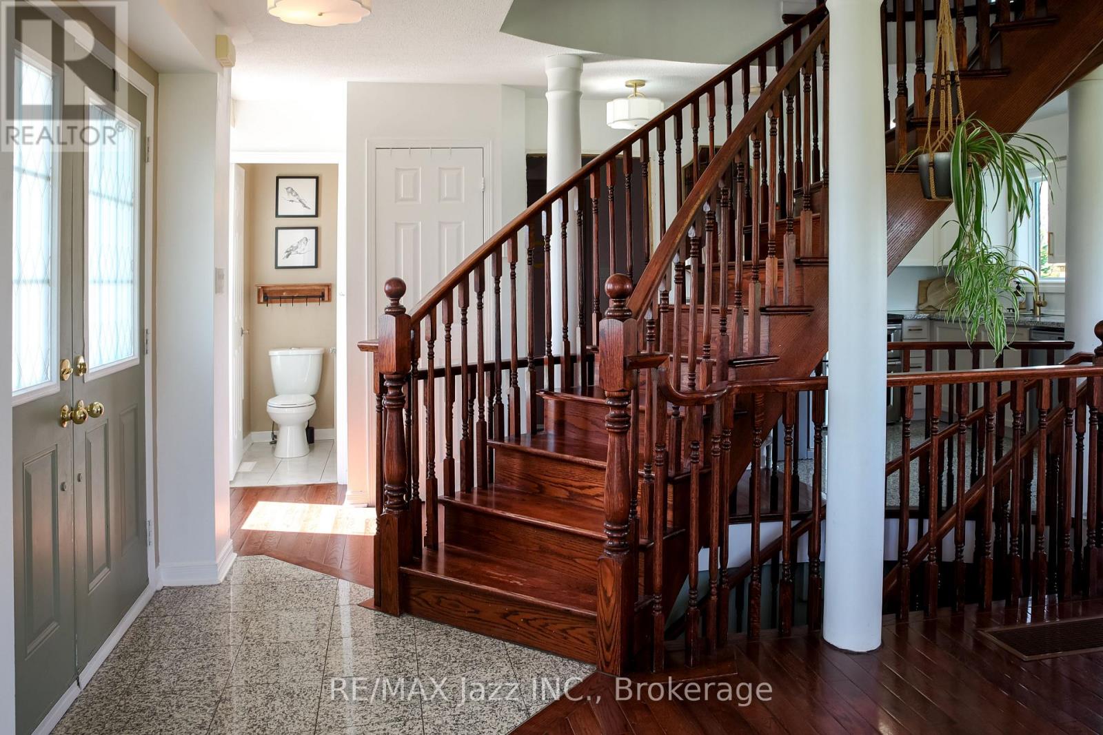 29 SONGBIRD CRESCENT - 20