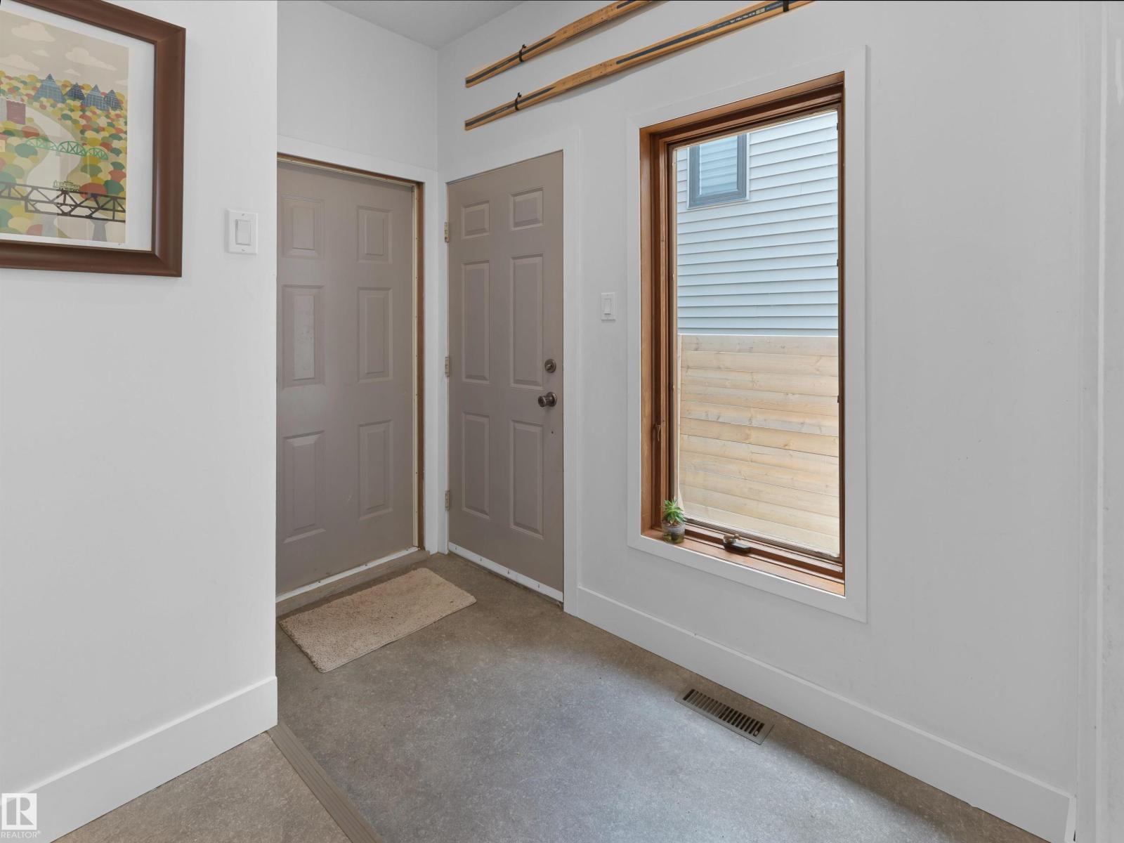 7624 92 AV NW — photo 18