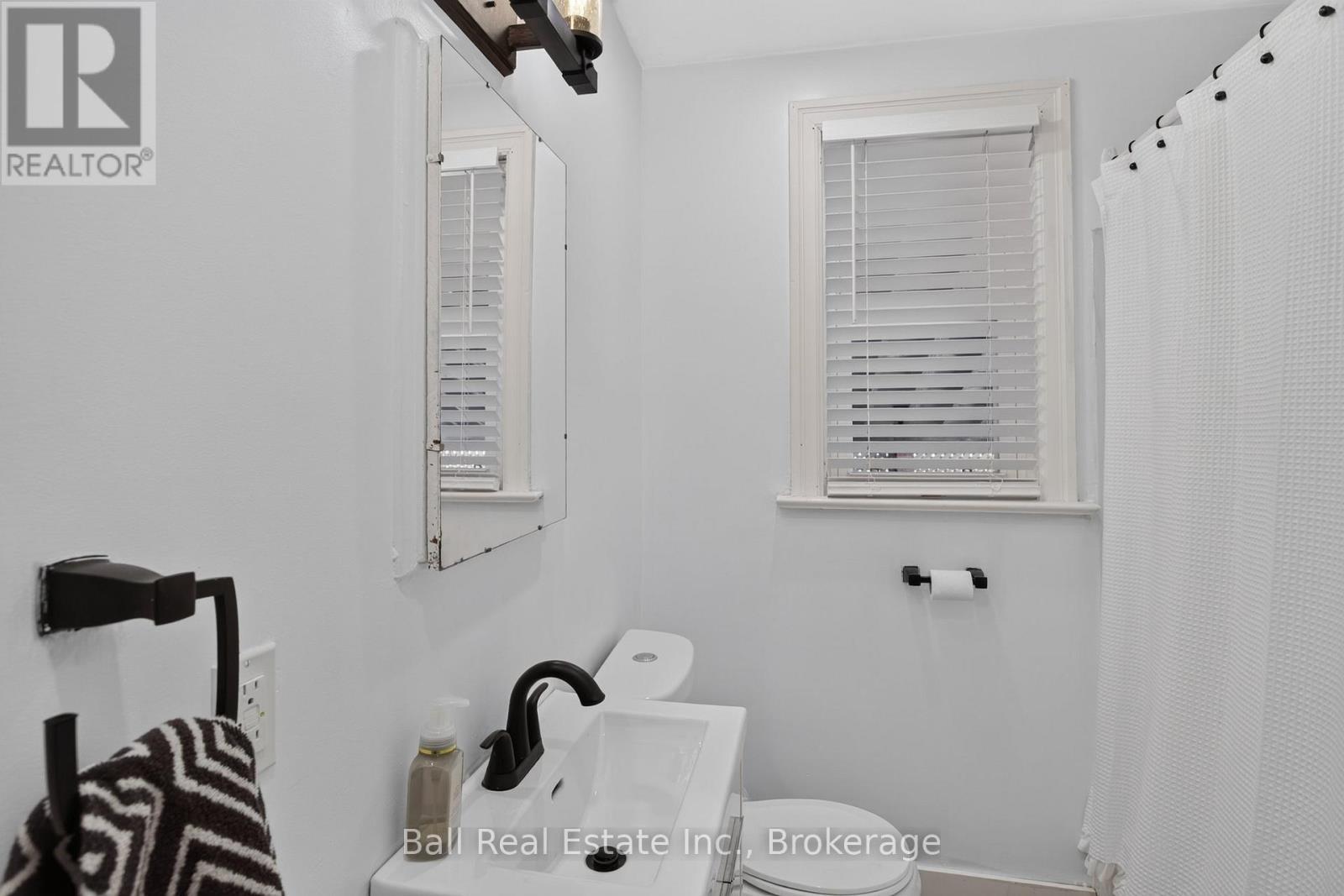 246 KING GEORGE STREET - 18