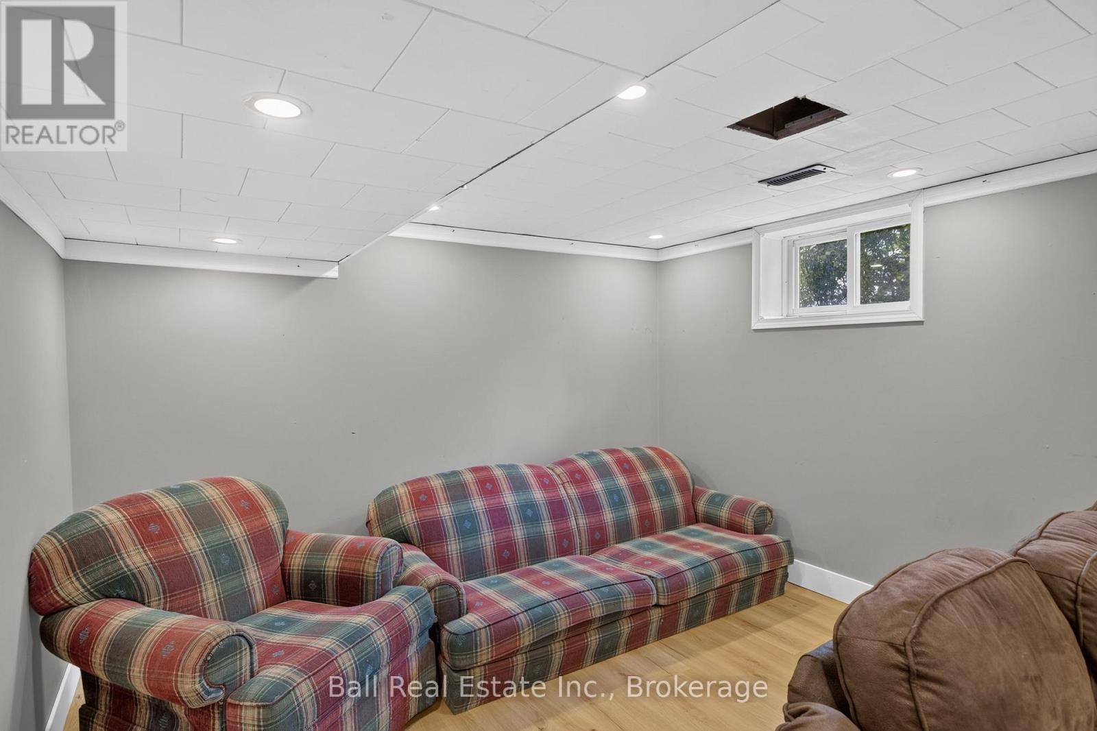246 KING GEORGE STREET - 32