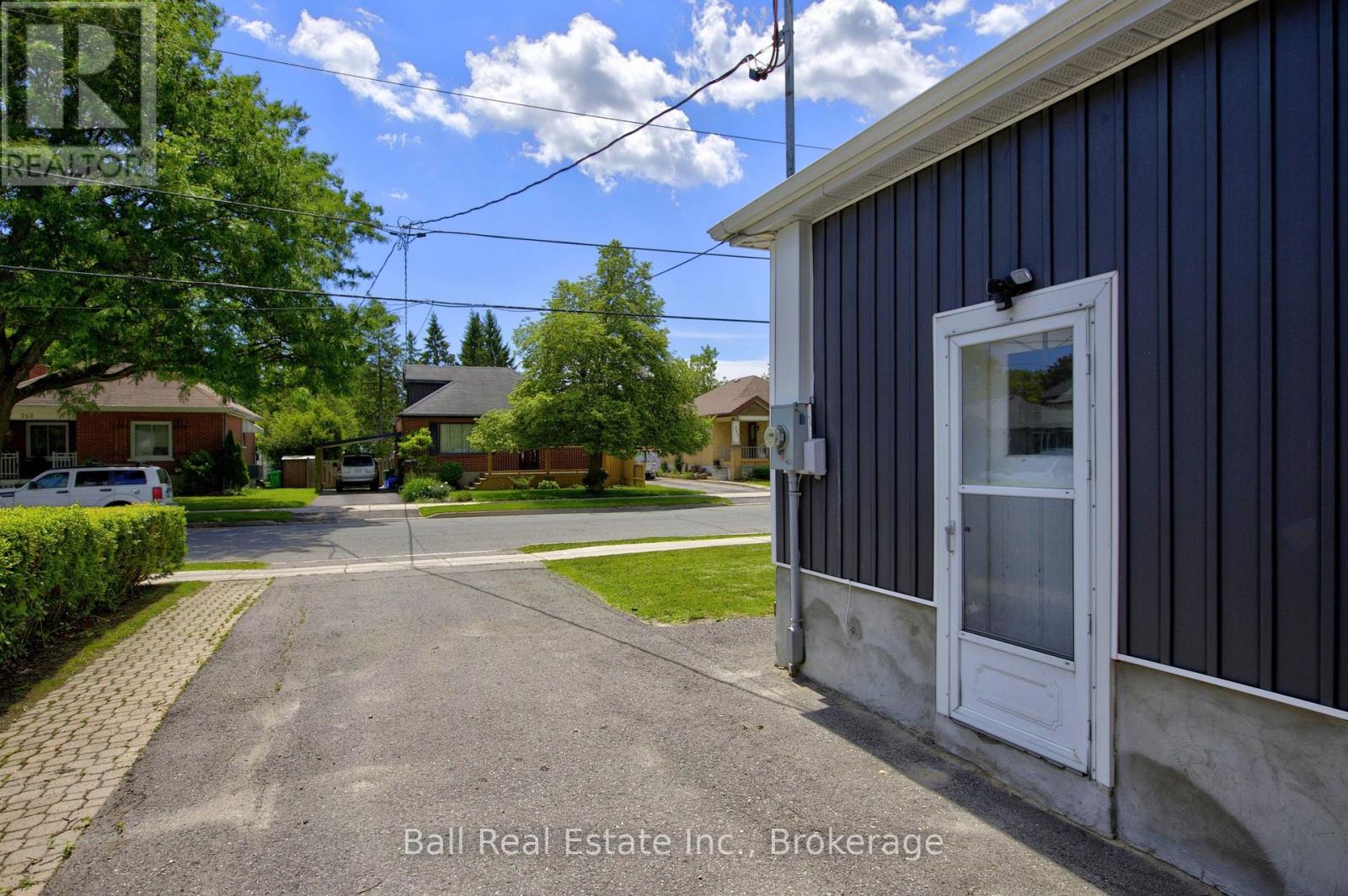 246 KING GEORGE STREET - 34
