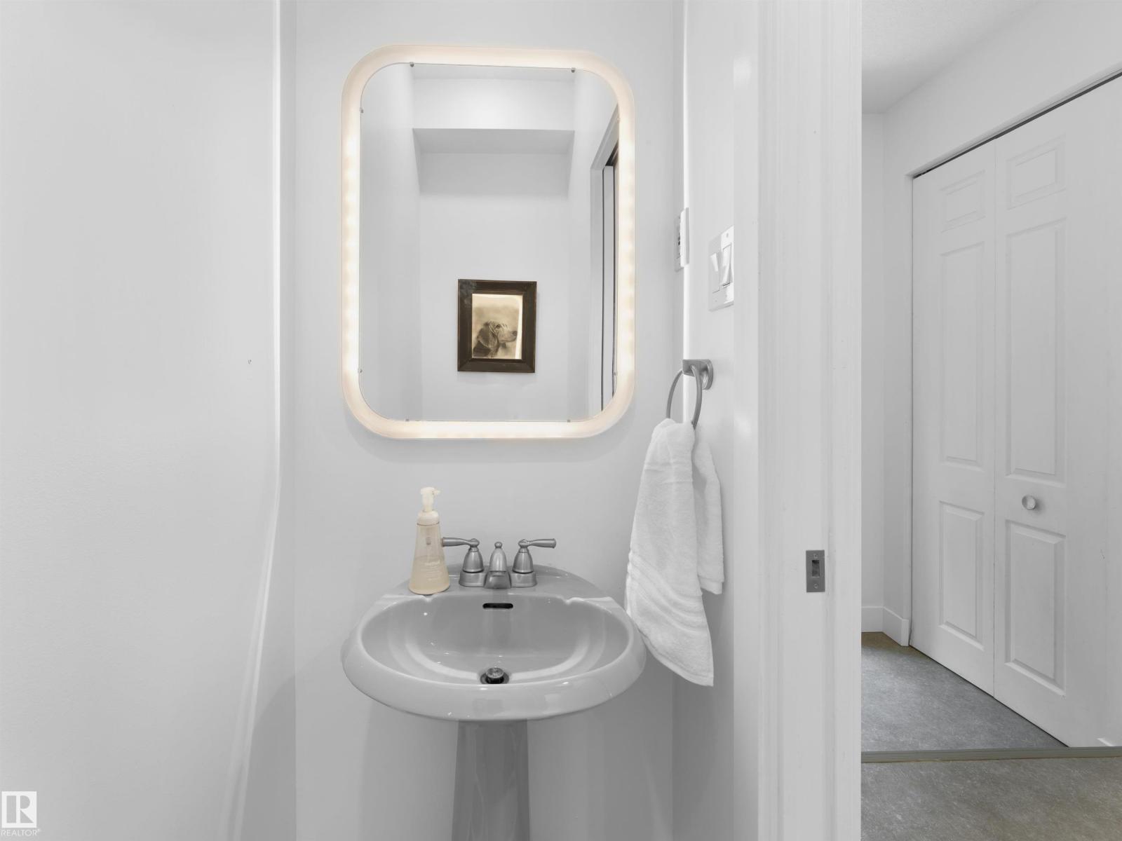 7624 92 AV NW — photo 17