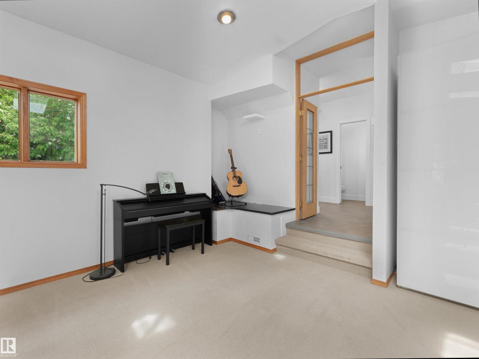7624 92 AV NW — photo 16