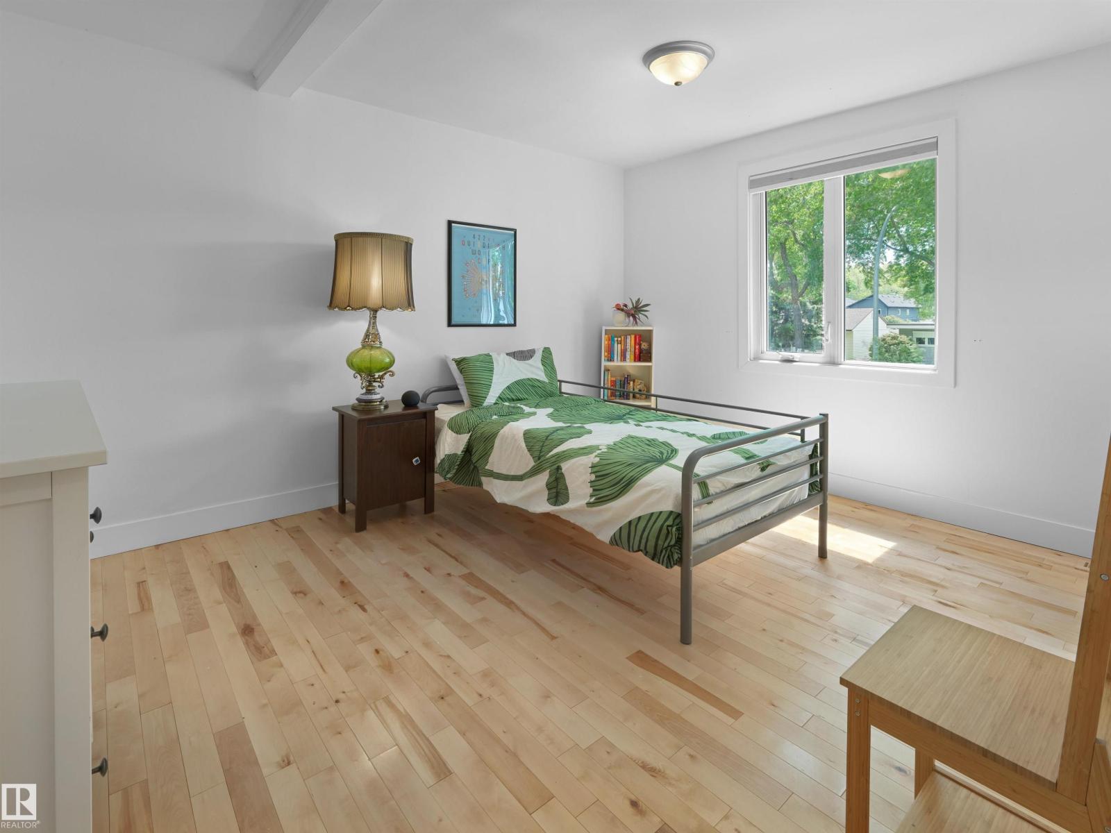7624 92 AV NW — photo 23