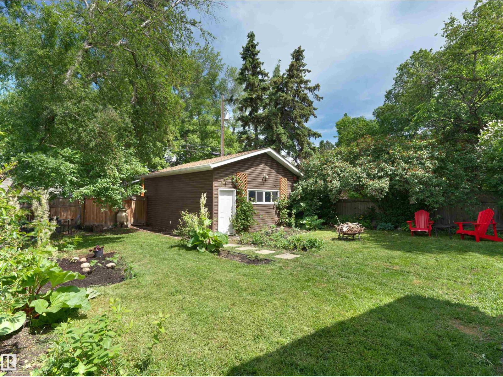 7624 92 AV NW — photo 38