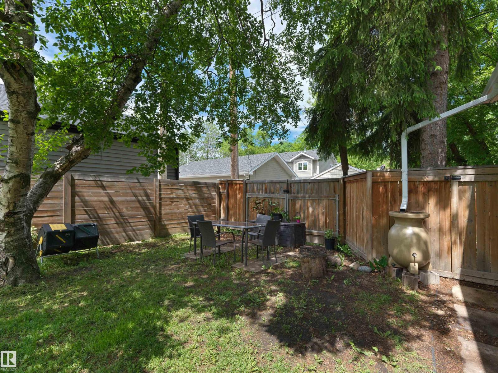 7624 92 AV NW — photo 39