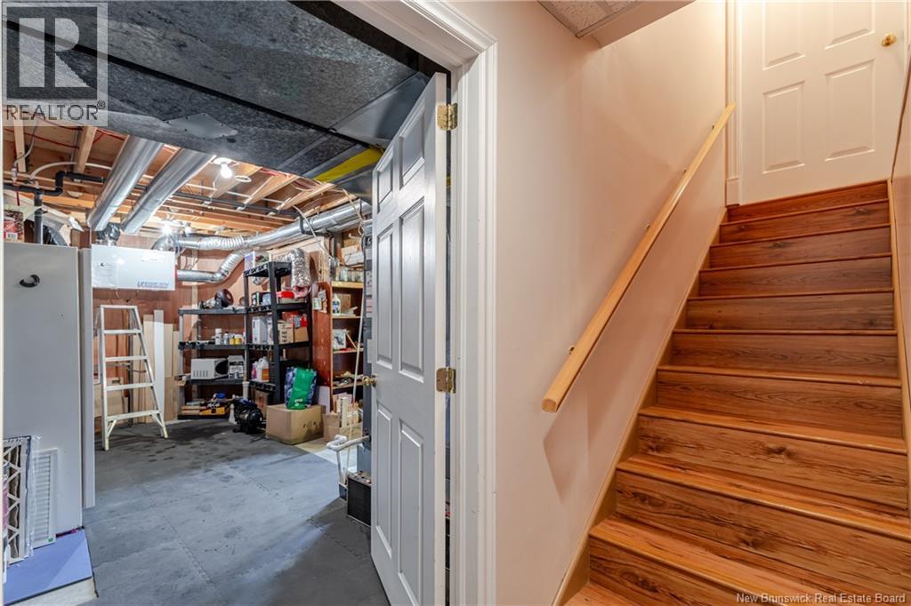 45 Mountain View Crescent - 32