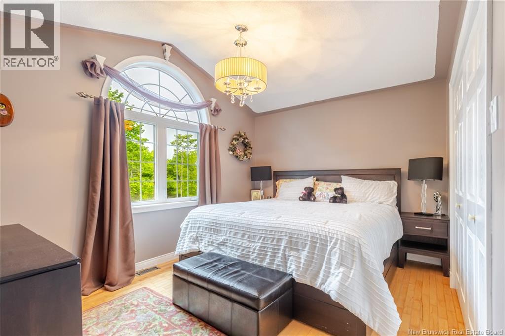 45 Mountain View Crescent - 24