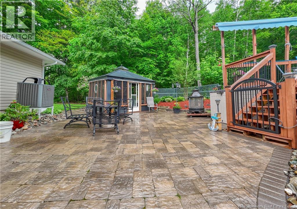 45 Mountain View Crescent - 40