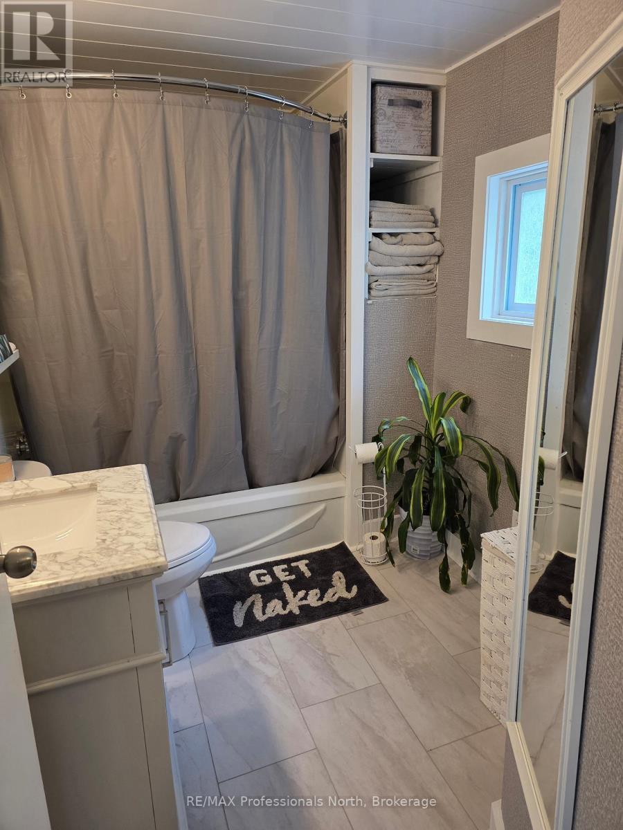 6 DUFFERIN STREET N - 10