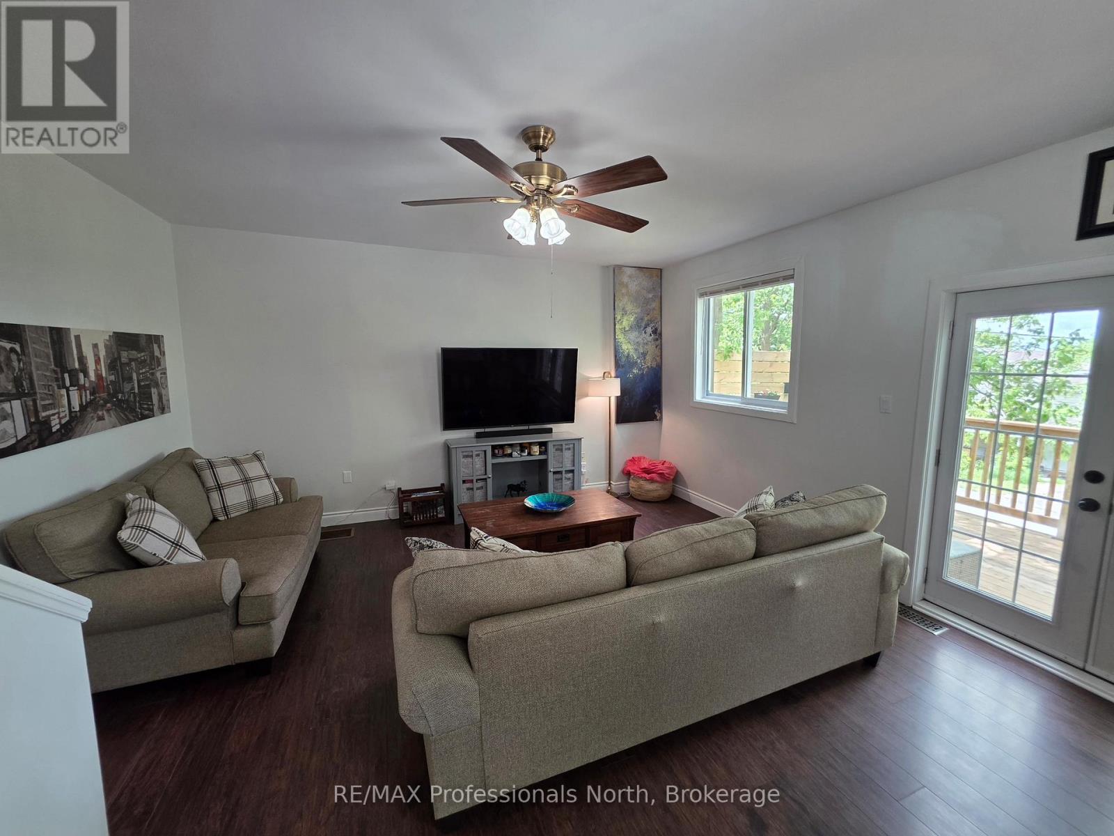 6 DUFFERIN STREET N - 13
