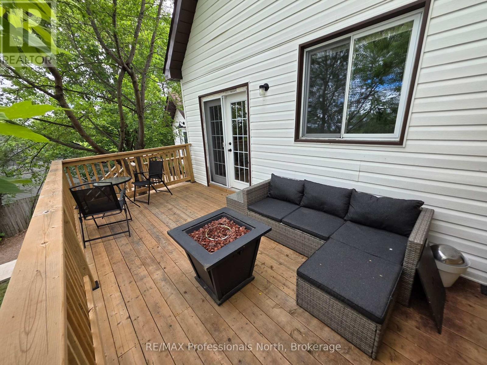 6 DUFFERIN STREET N - 16