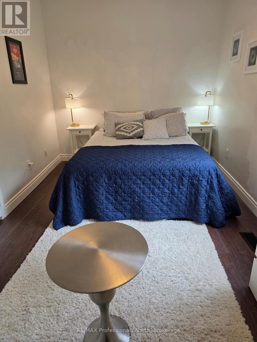 6 DUFFERIN STREET N - 19
