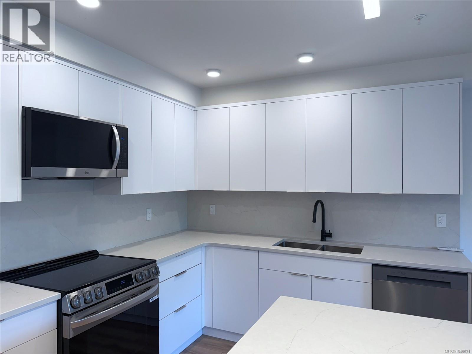 #407 45 Haliburton St - 11