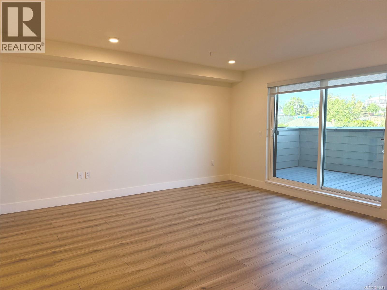 #407 45 Haliburton St - 13