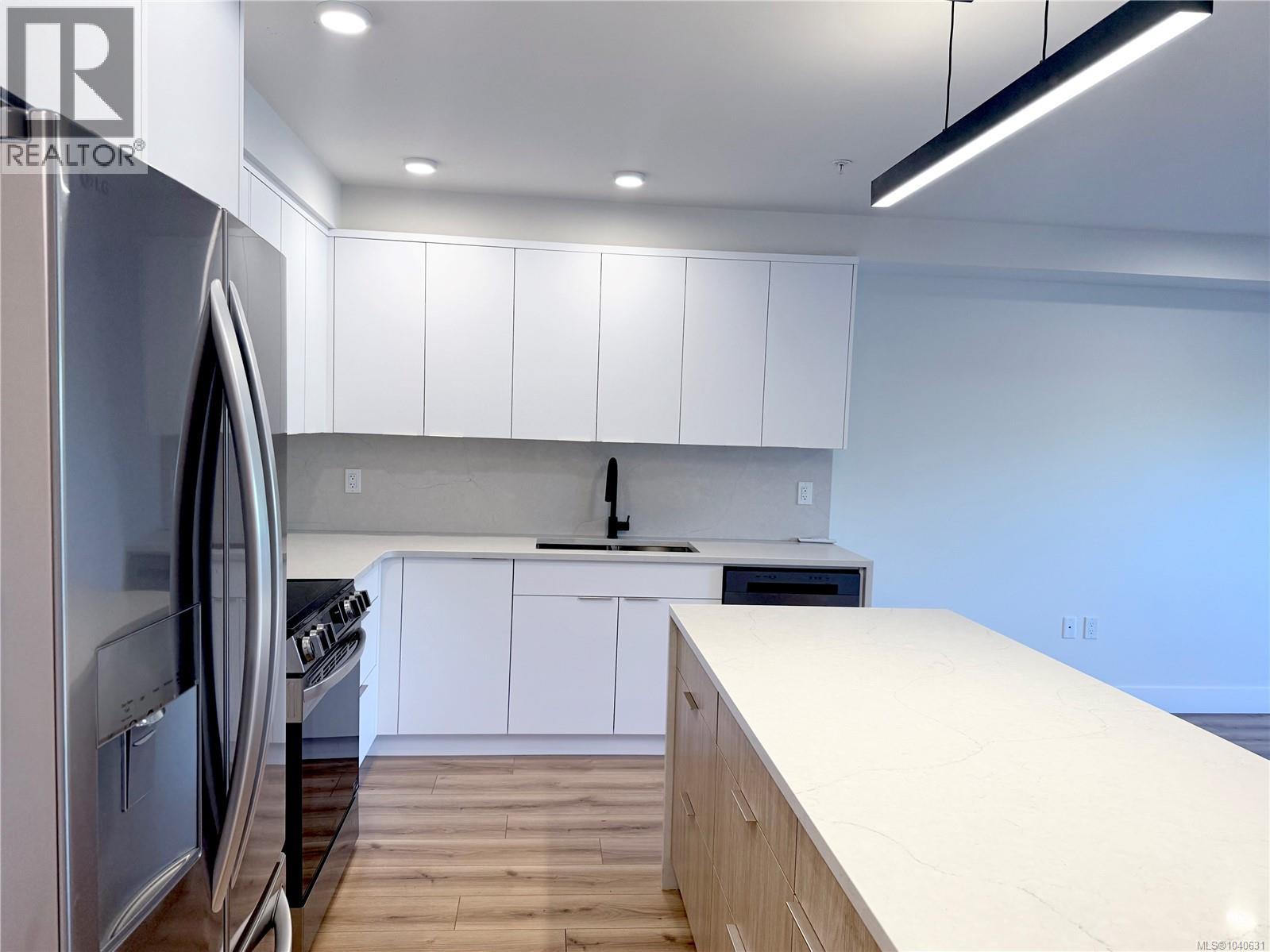 #407 45 Haliburton St - 9