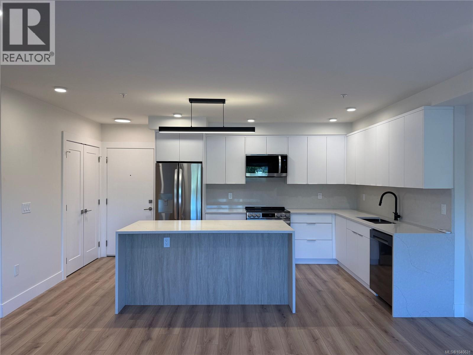 #407 45 Haliburton St - 8