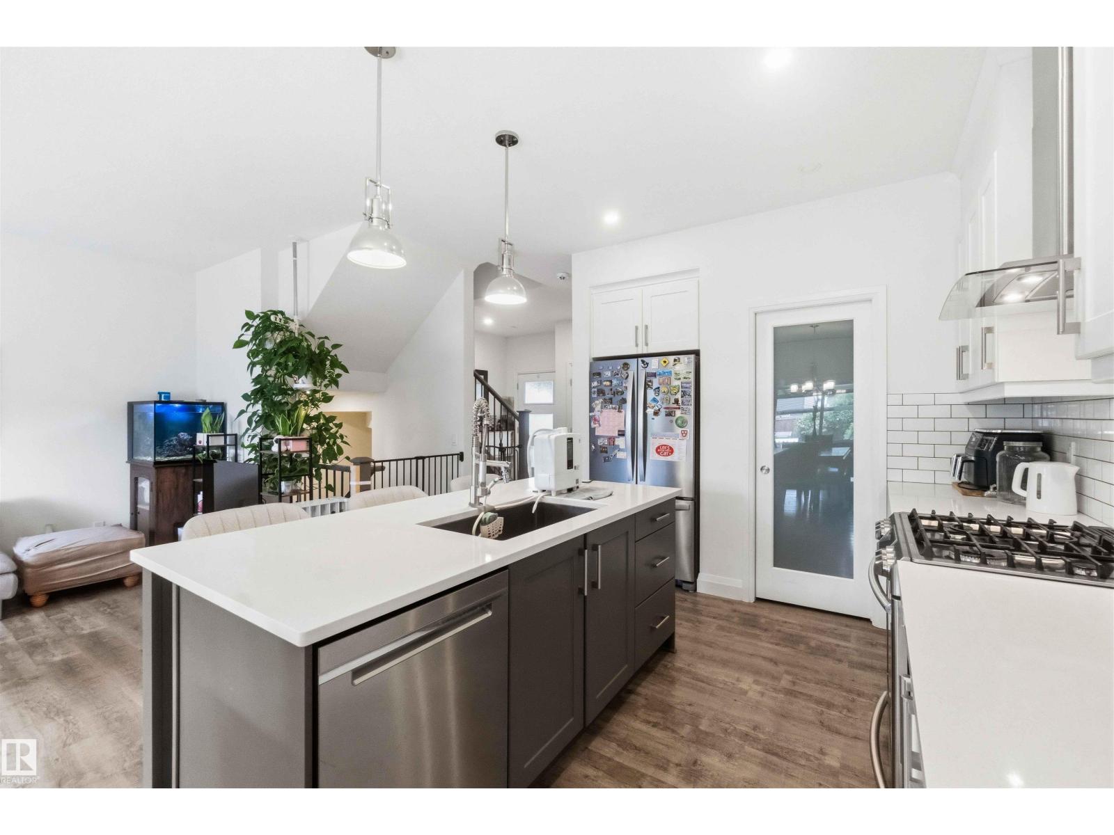 9323 223 ST NW - 10