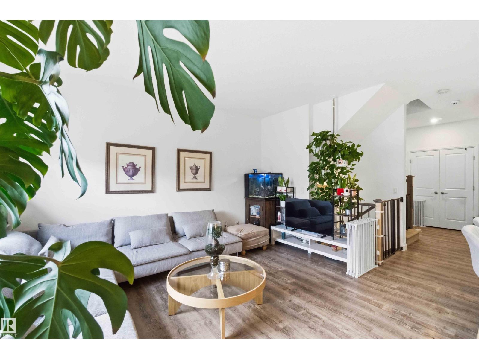 9323 223 ST NW - 17