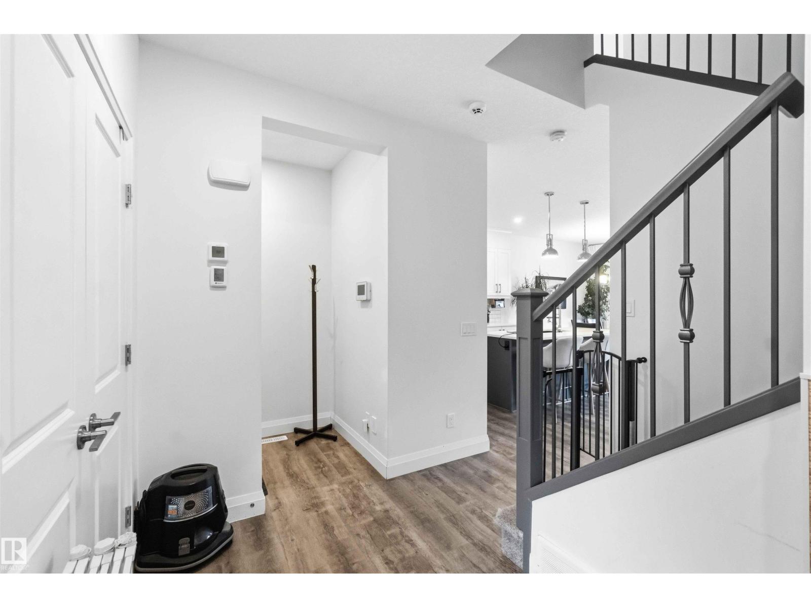 9323 223 ST NW - 4