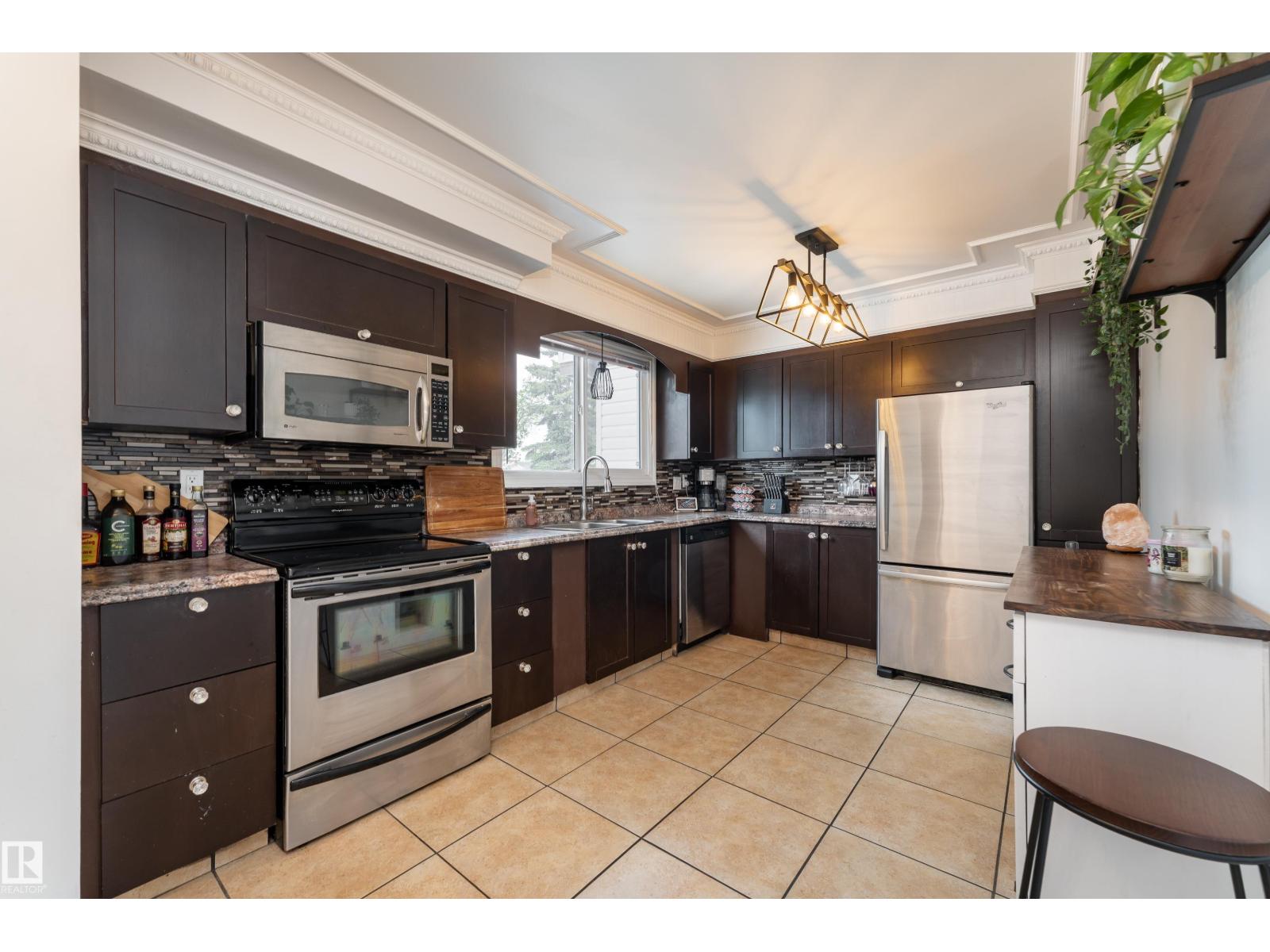 747 CLAREVIEW RD NW - 1