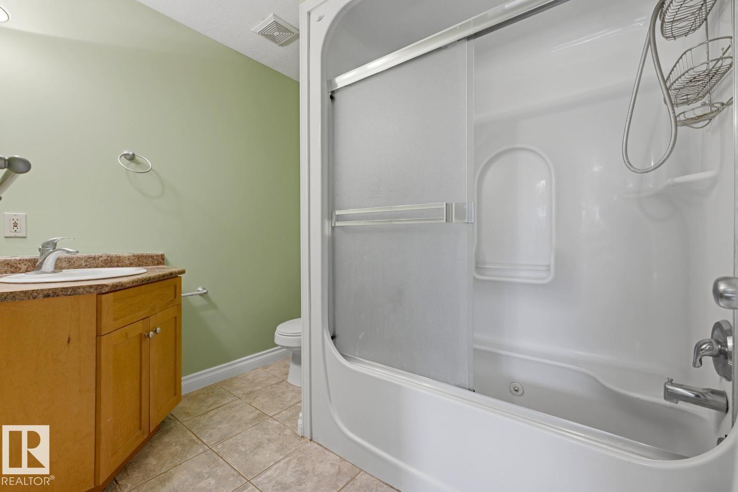 10728 71 AV NW - 22