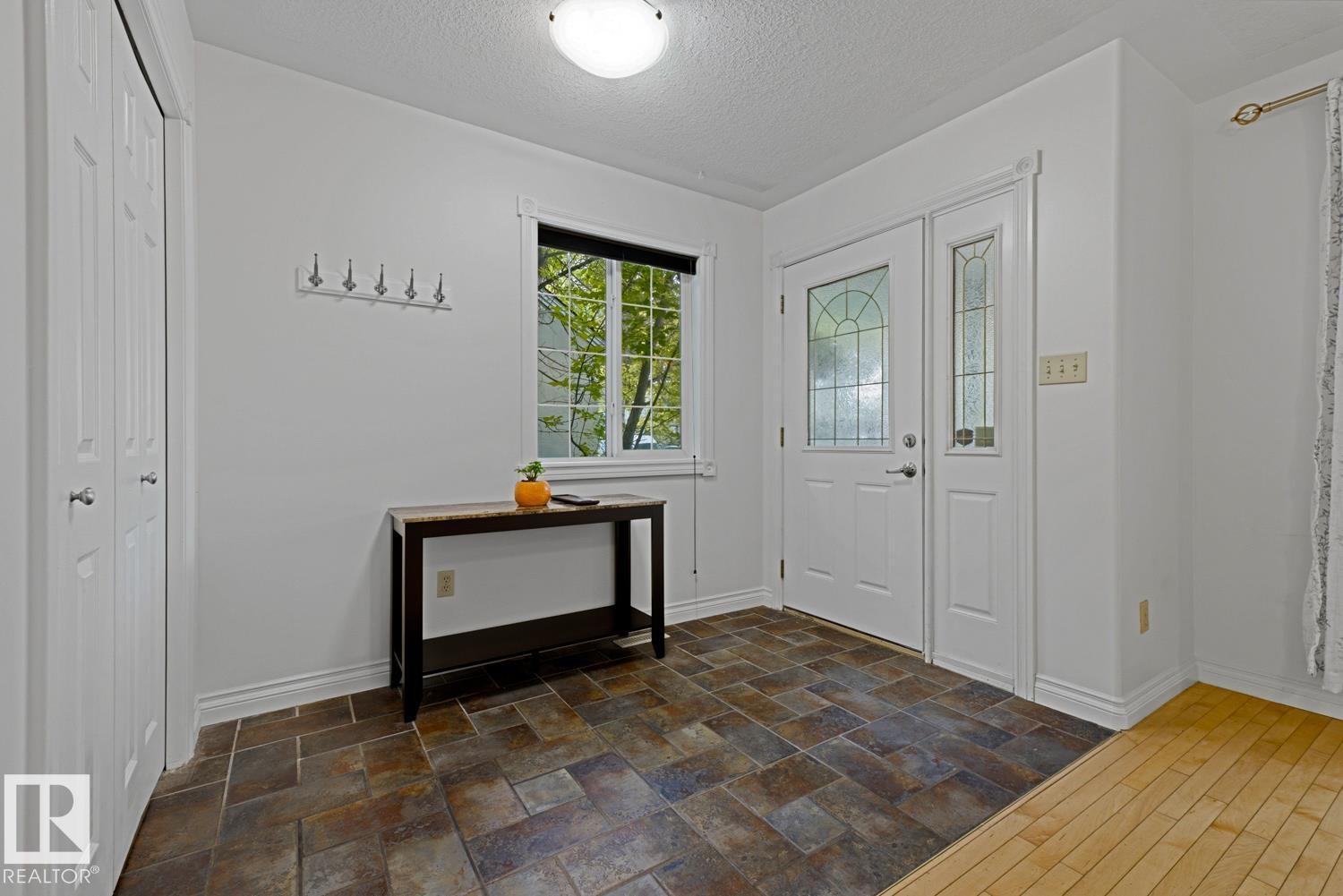 10728 71 AV NW - 7