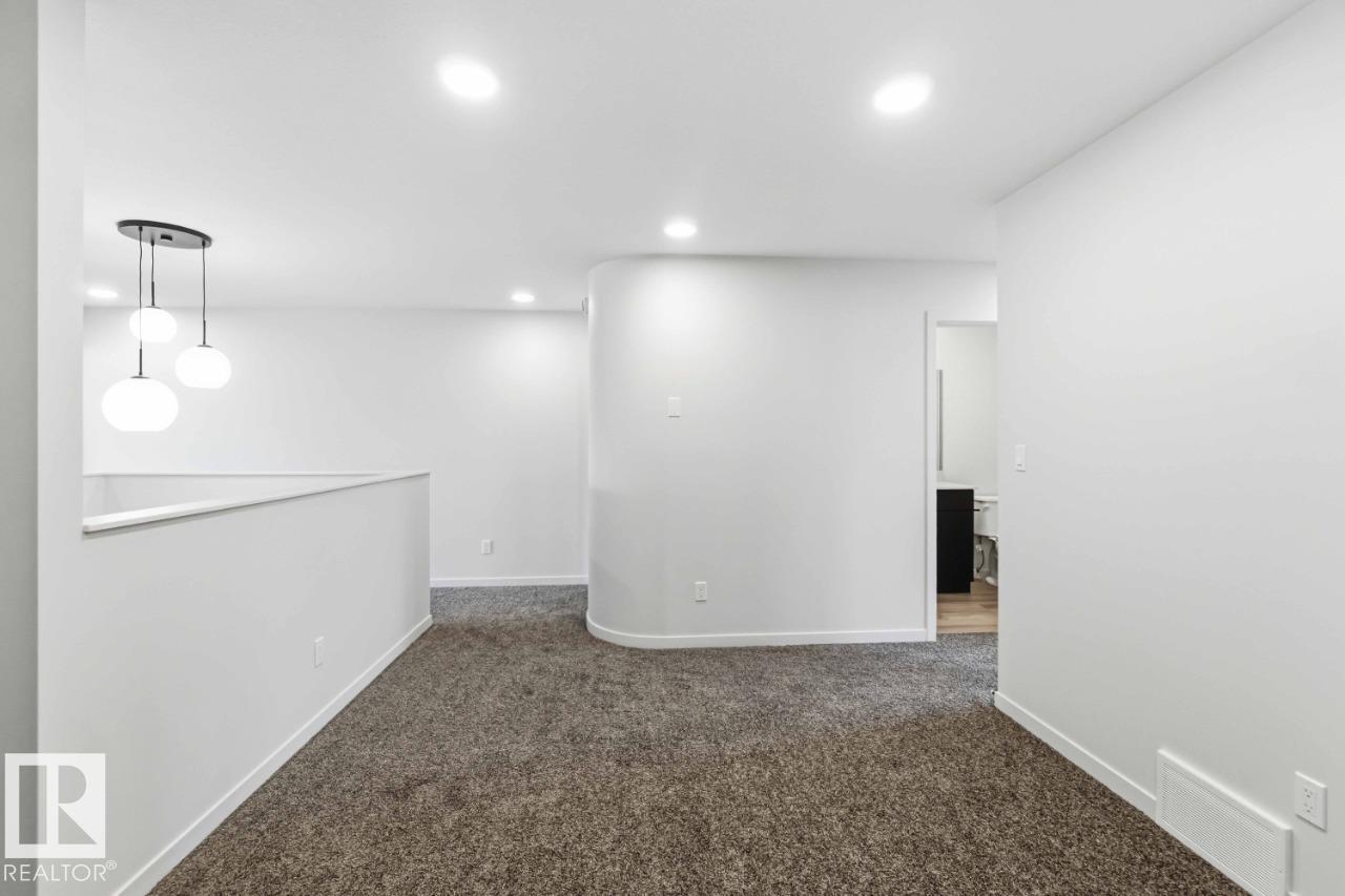 22522 83A AV NW - 9