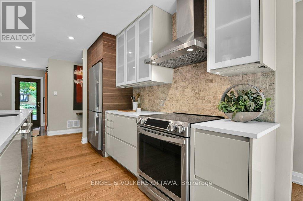 3 Bed, 2 Bath House for Sale in Ottawa – 580 THESSALY CIRCLE, Ottawa – MLS# X13462258 - Image 14