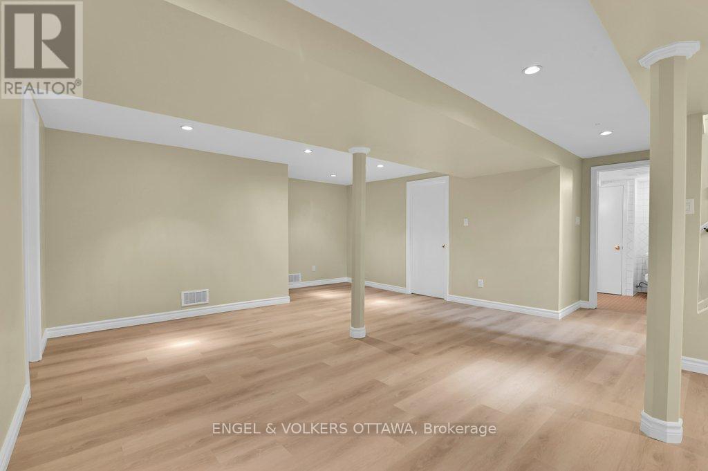 3 Bed, 2 Bath House for Sale in Ottawa – 580 THESSALY CIRCLE, Ottawa – MLS# X13462258 - Image 24