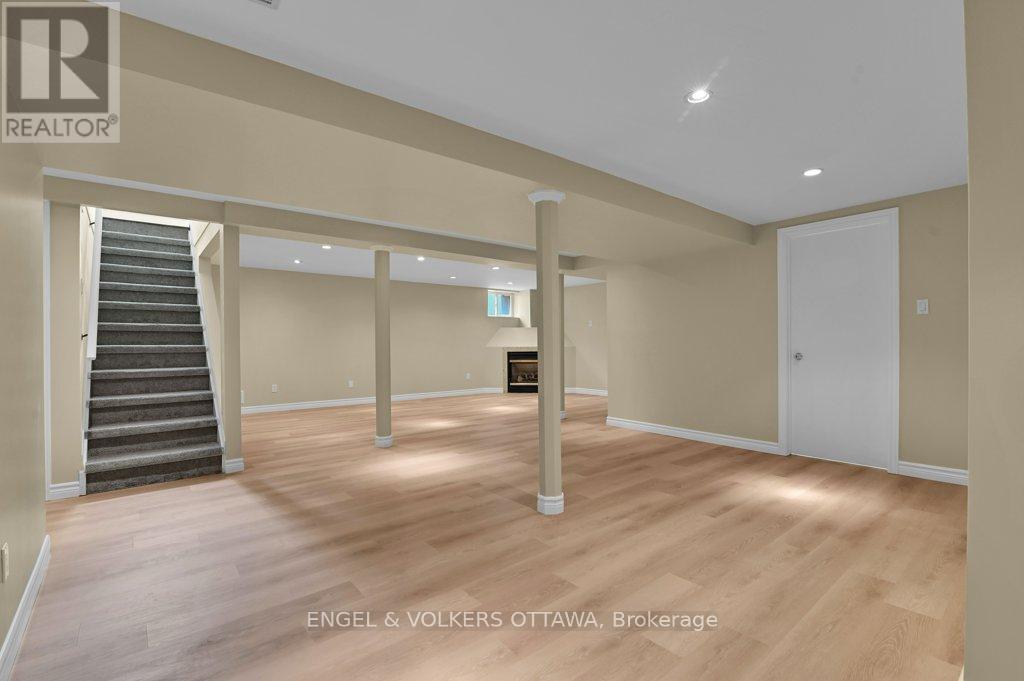 3 Bed, 2 Bath House for Sale in Ottawa – 580 THESSALY CIRCLE, Ottawa – MLS# X13462258 - Image 25