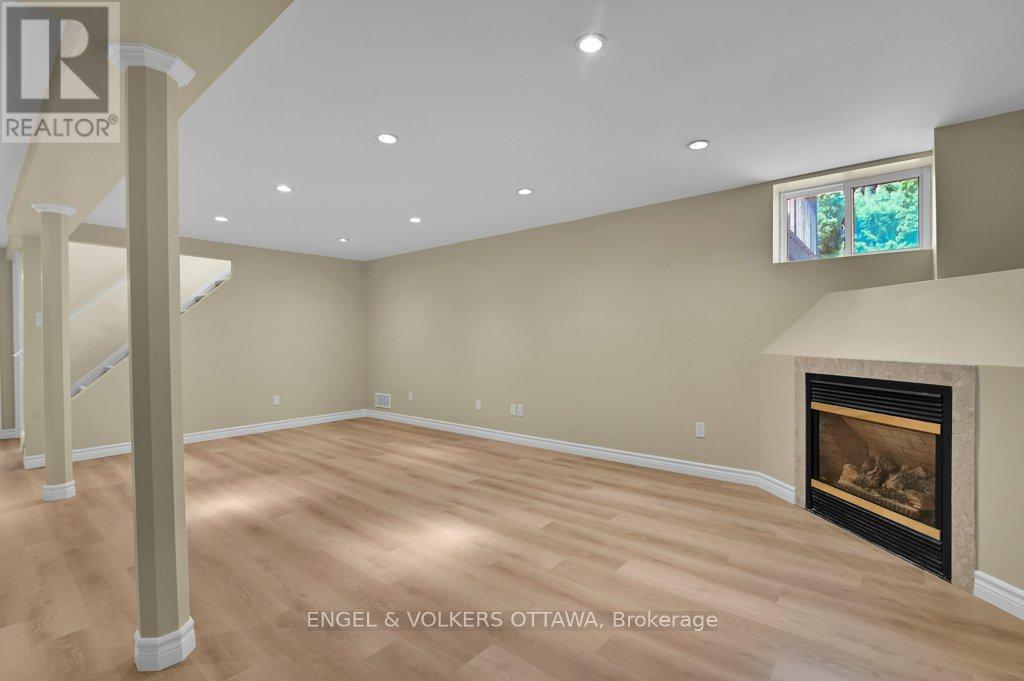 3 Bed, 2 Bath House for Sale in Ottawa – 580 THESSALY CIRCLE, Ottawa – MLS# X13462258 - Image 27
